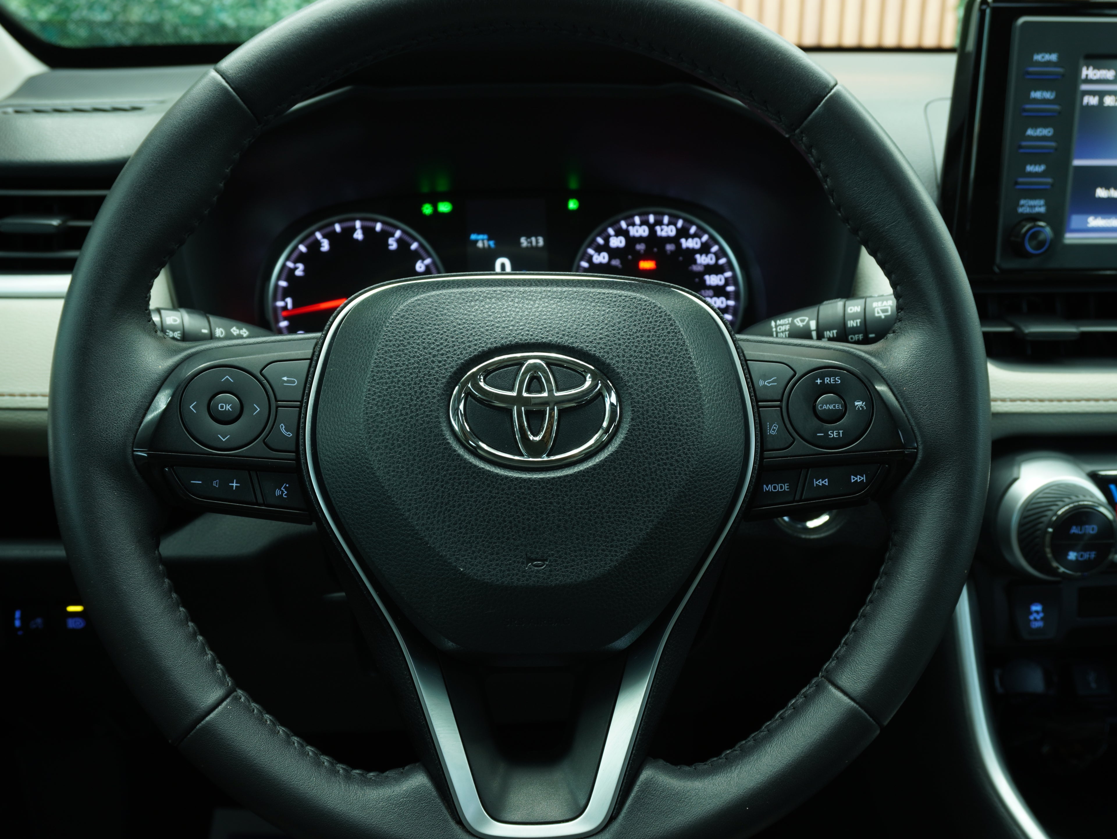 Toyota RAV4 XLE 2022