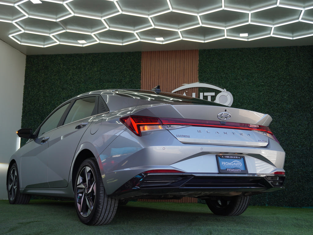 Hyundai Elantra Limited Tech 2023