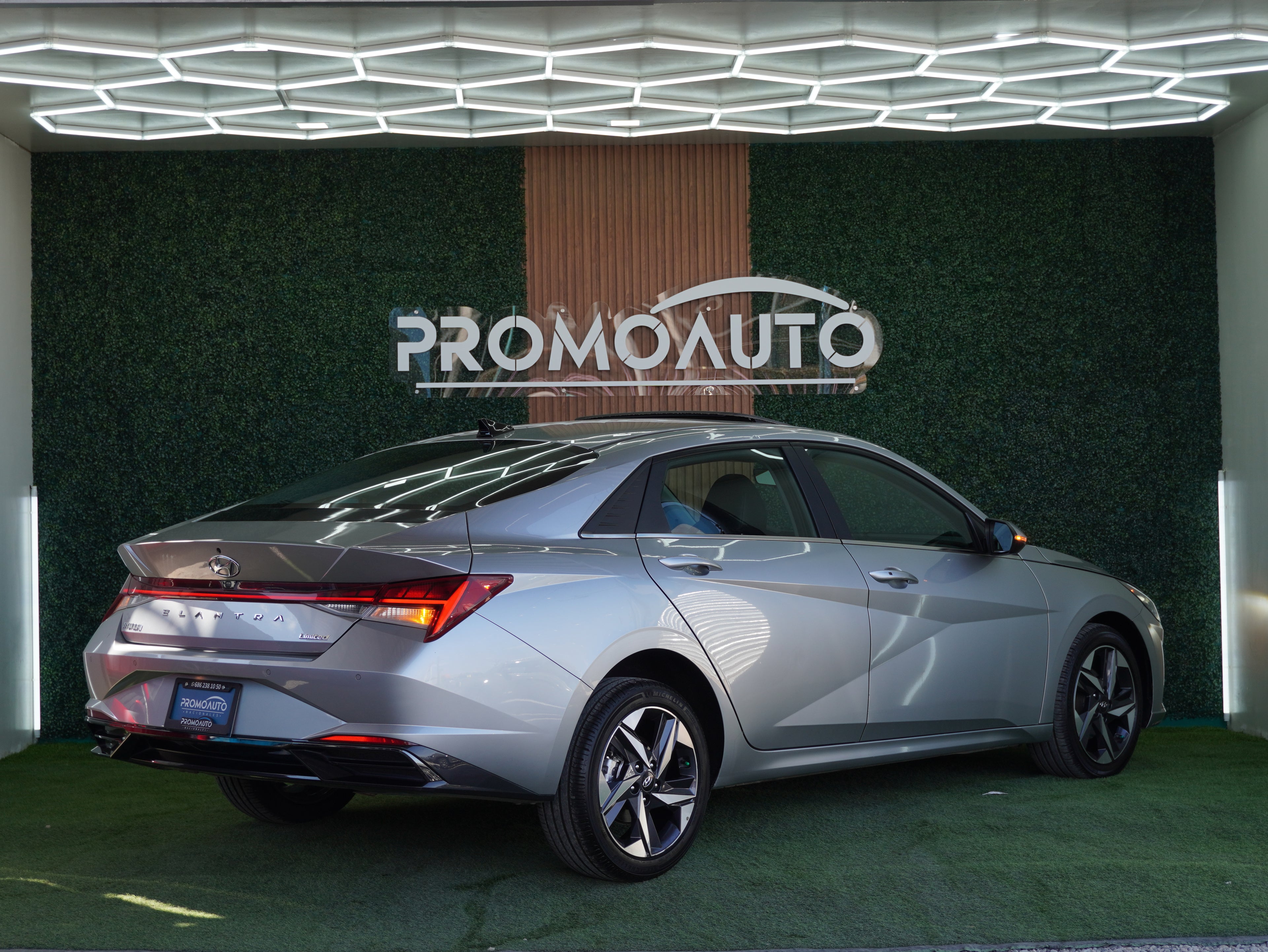 Hyundai Elantra Limited Tech 2023