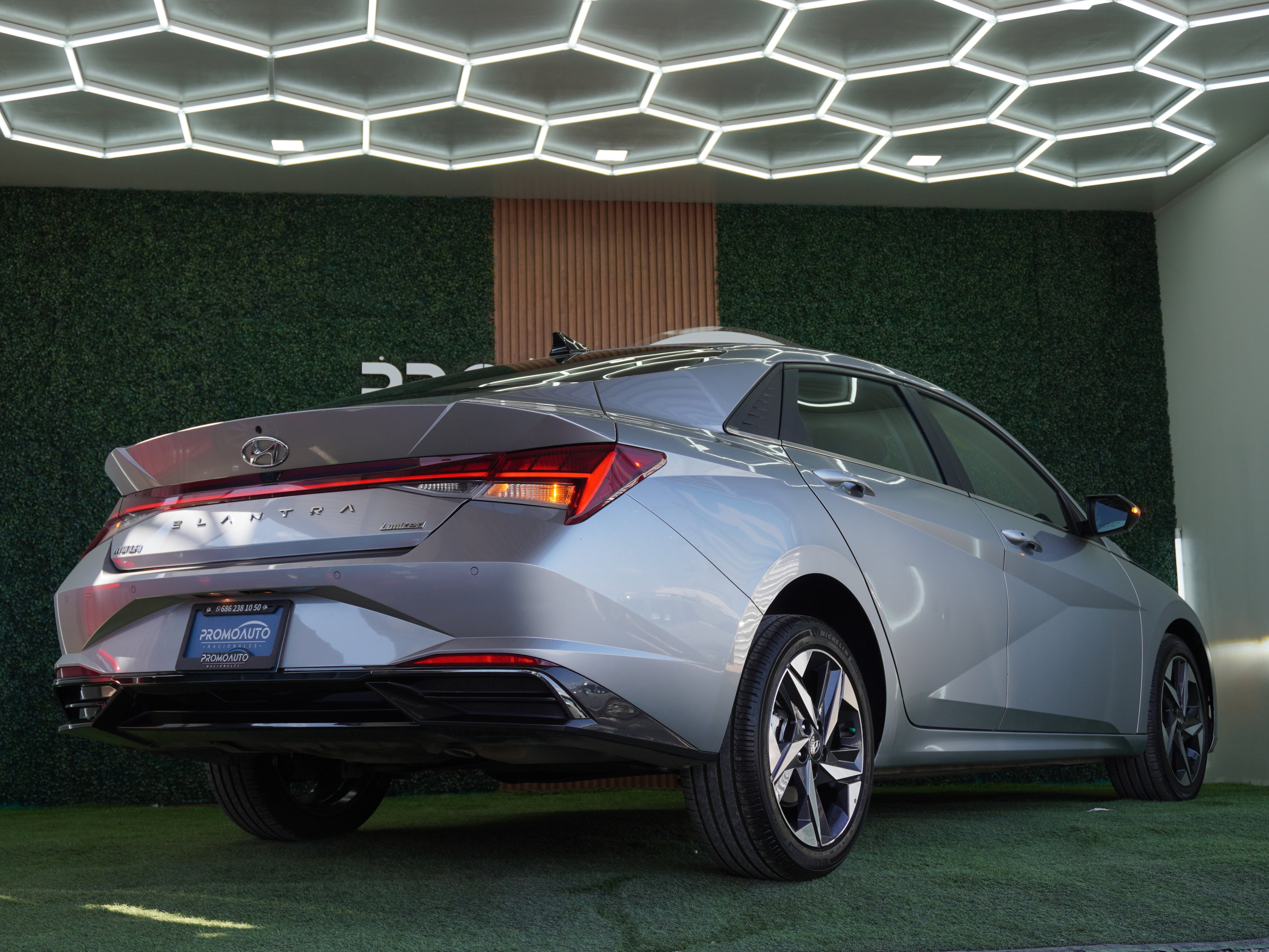 Hyundai Elantra Limited Tech 2023