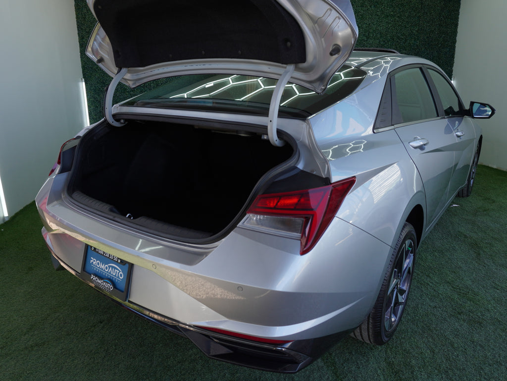 Hyundai Elantra Limited Tech 2023