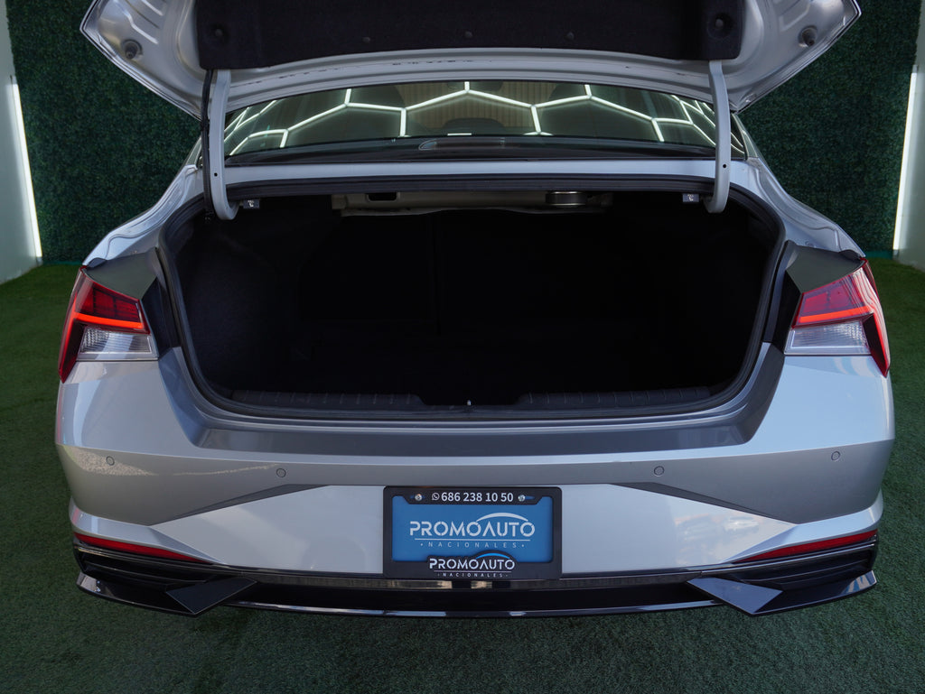 Hyundai Elantra Limited Tech 2023