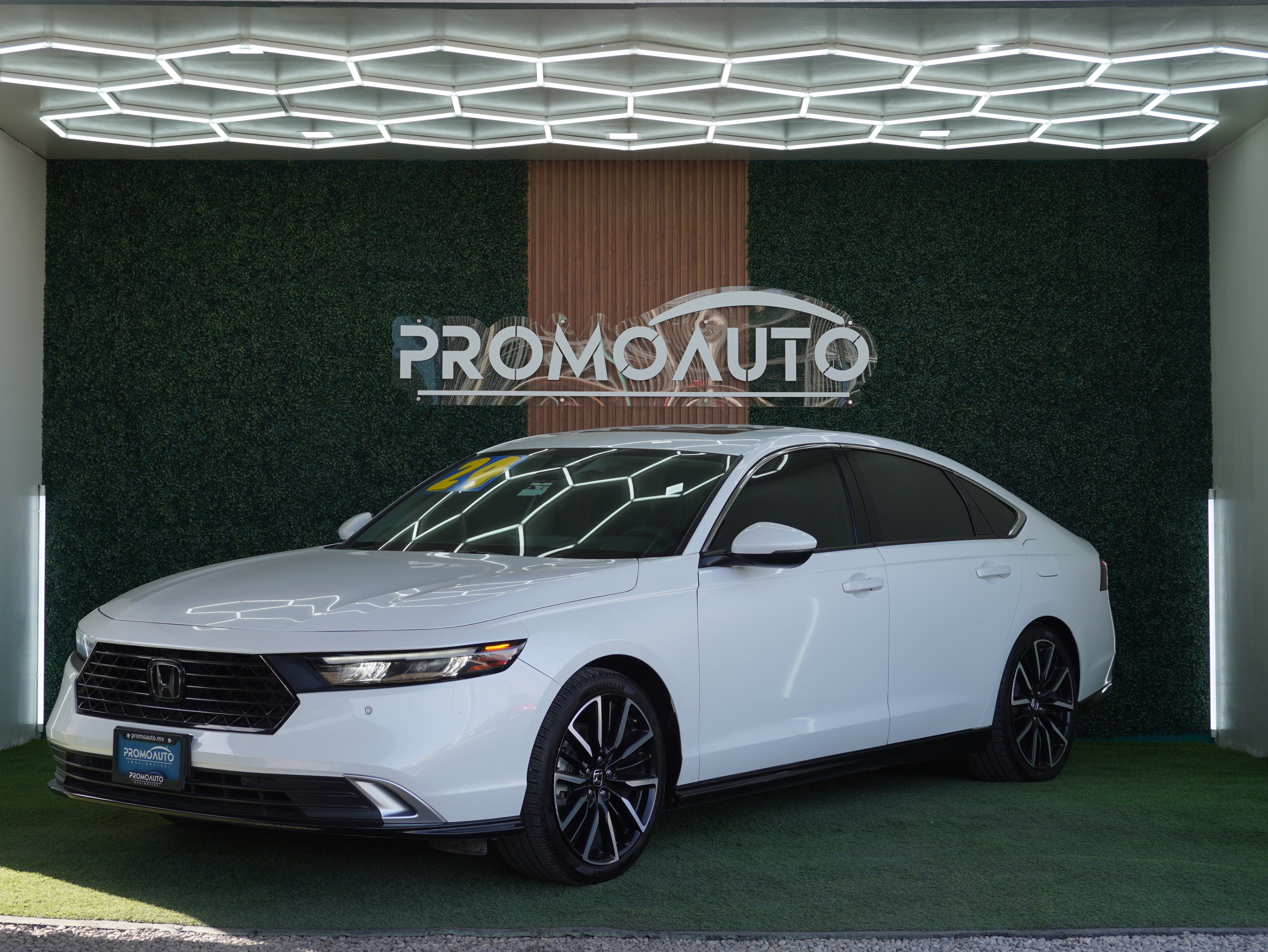 Honda Accord Touring 2024