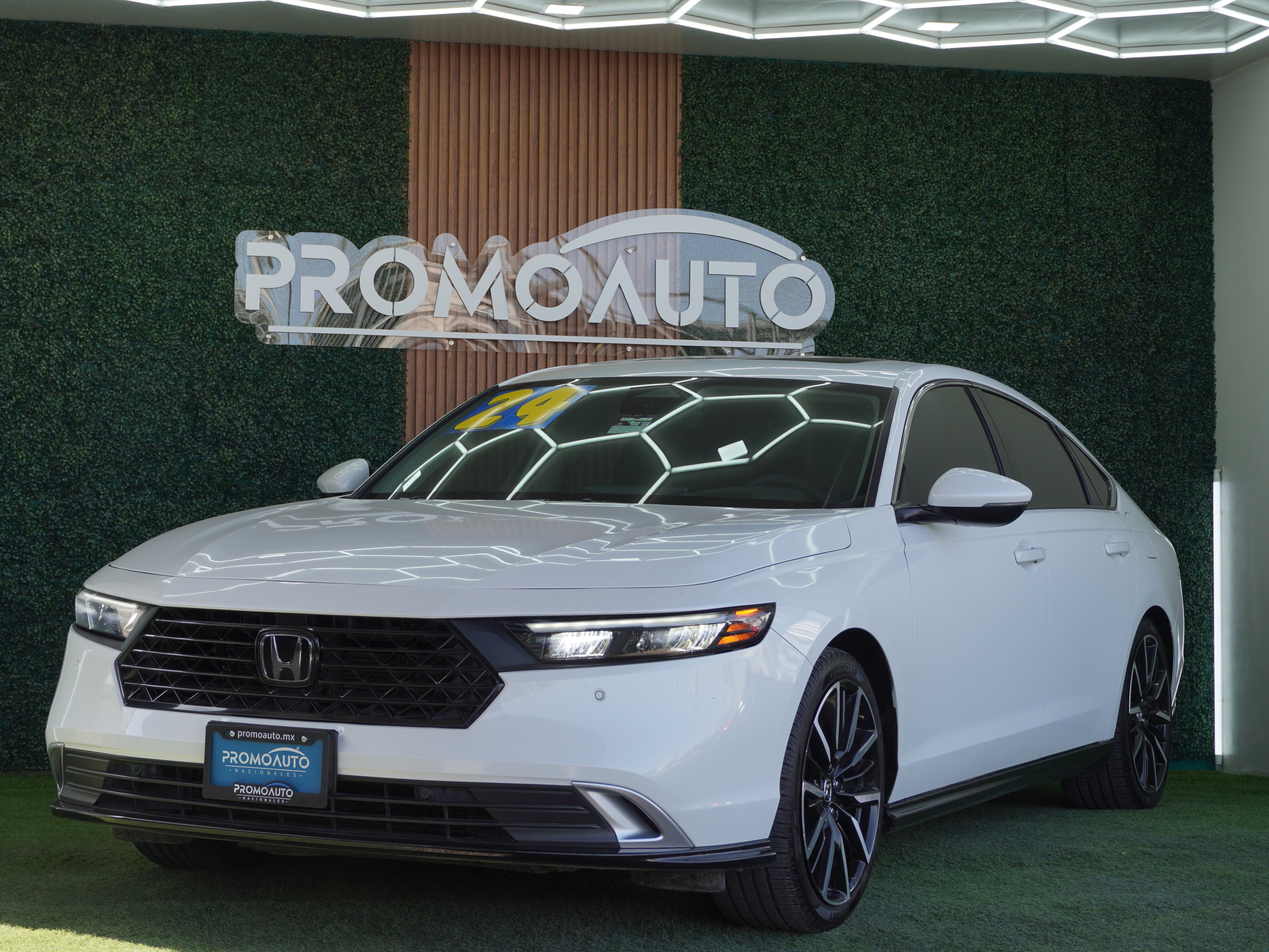 Honda Accord Touring 2024