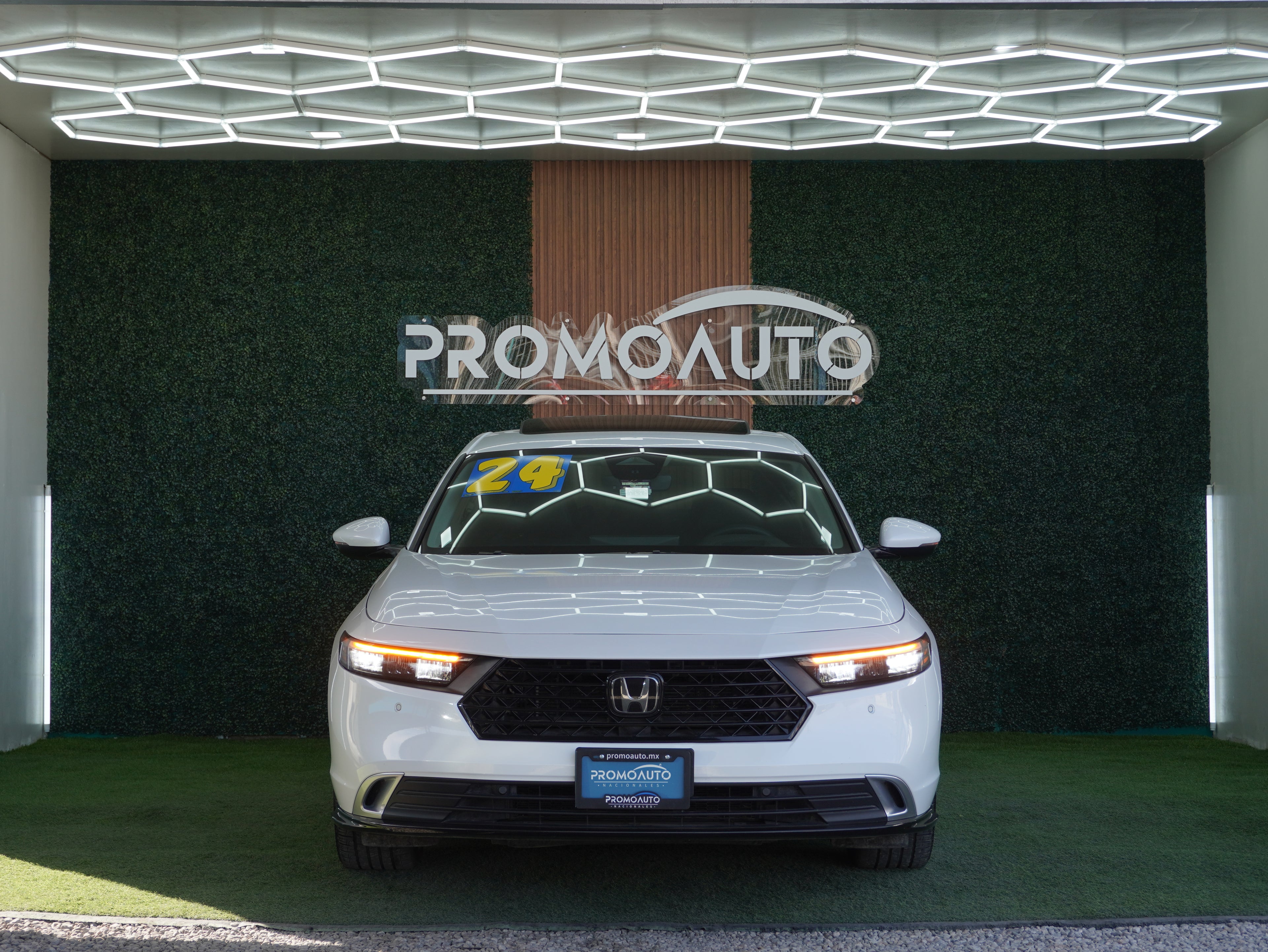 Honda Accord Touring 2024