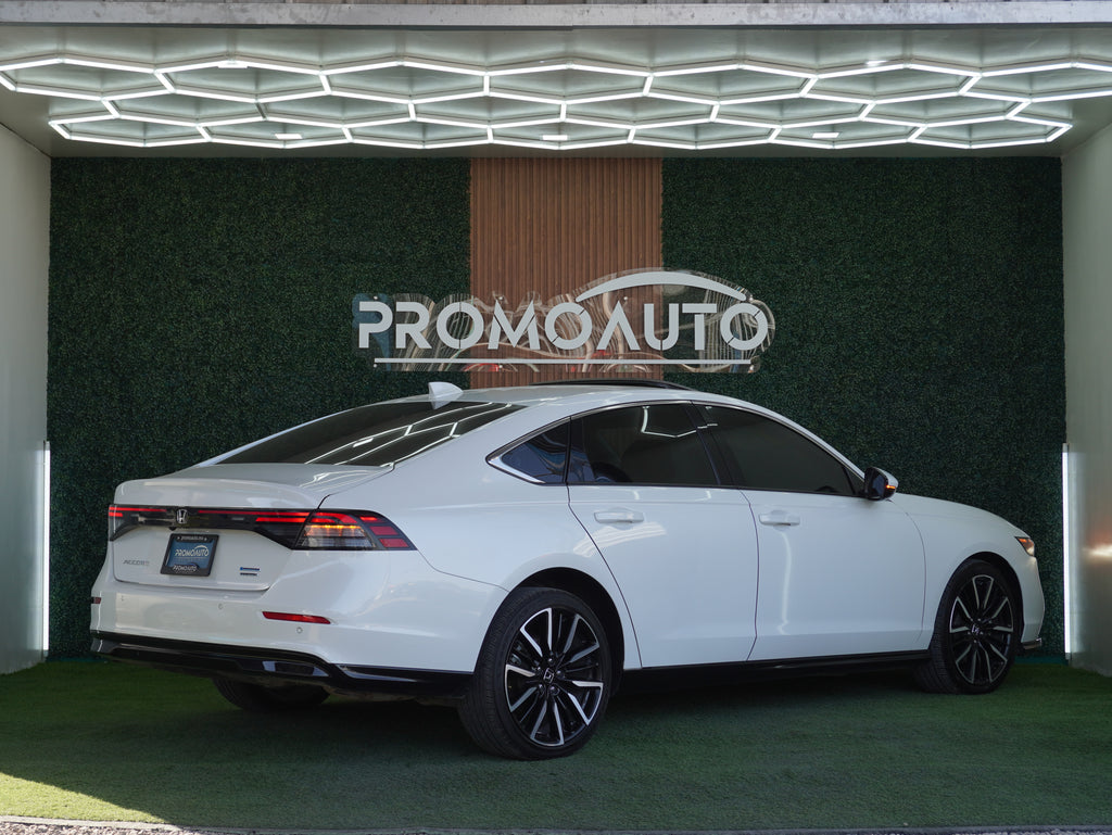 Honda Accord Touring 2024