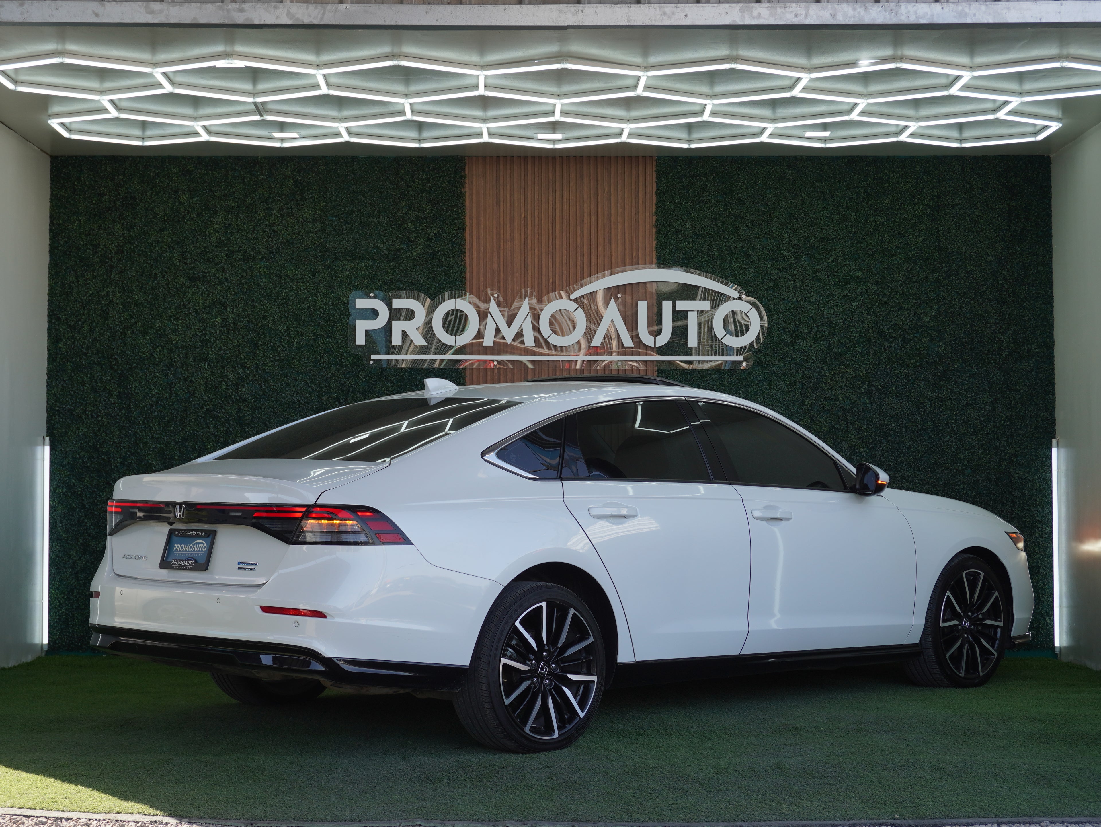 Honda Accord Touring 2024