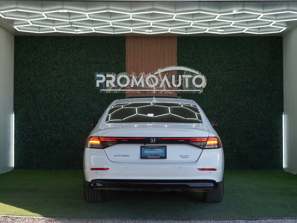 Honda Accord Touring 2024