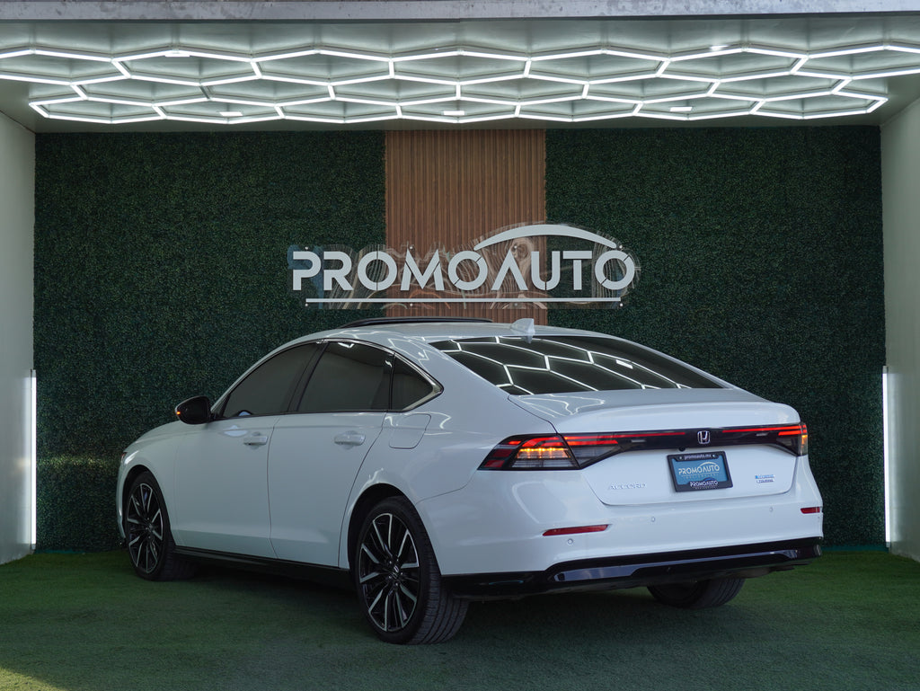 Honda Accord Touring 2024