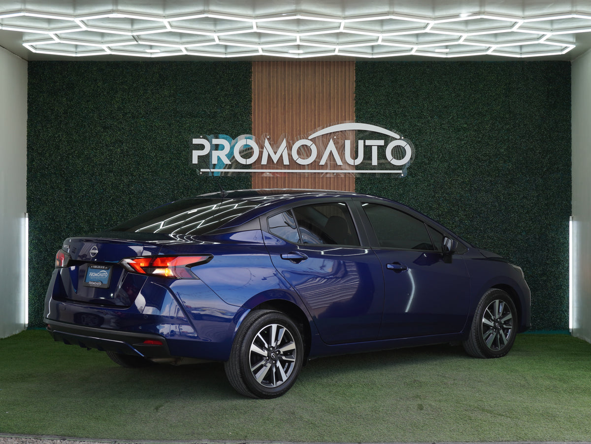 Nissan Versa Advance 2025