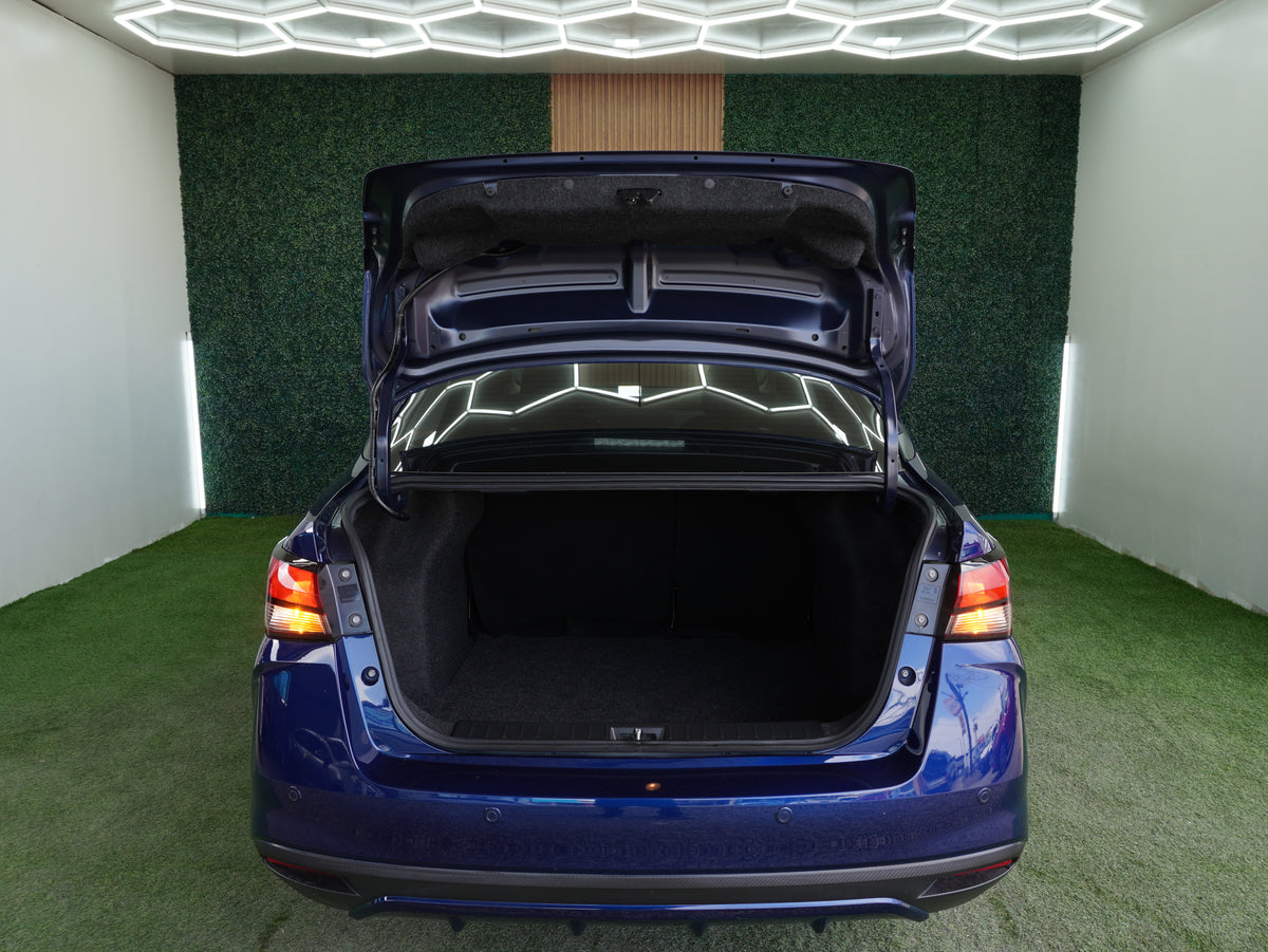 Nissan Versa Advance 2025