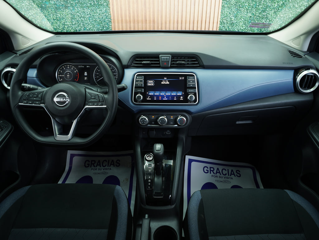 Nissan Versa Advance 2025
