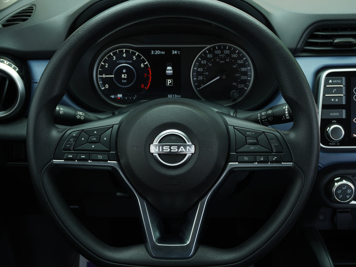 Nissan Versa Advance 2025