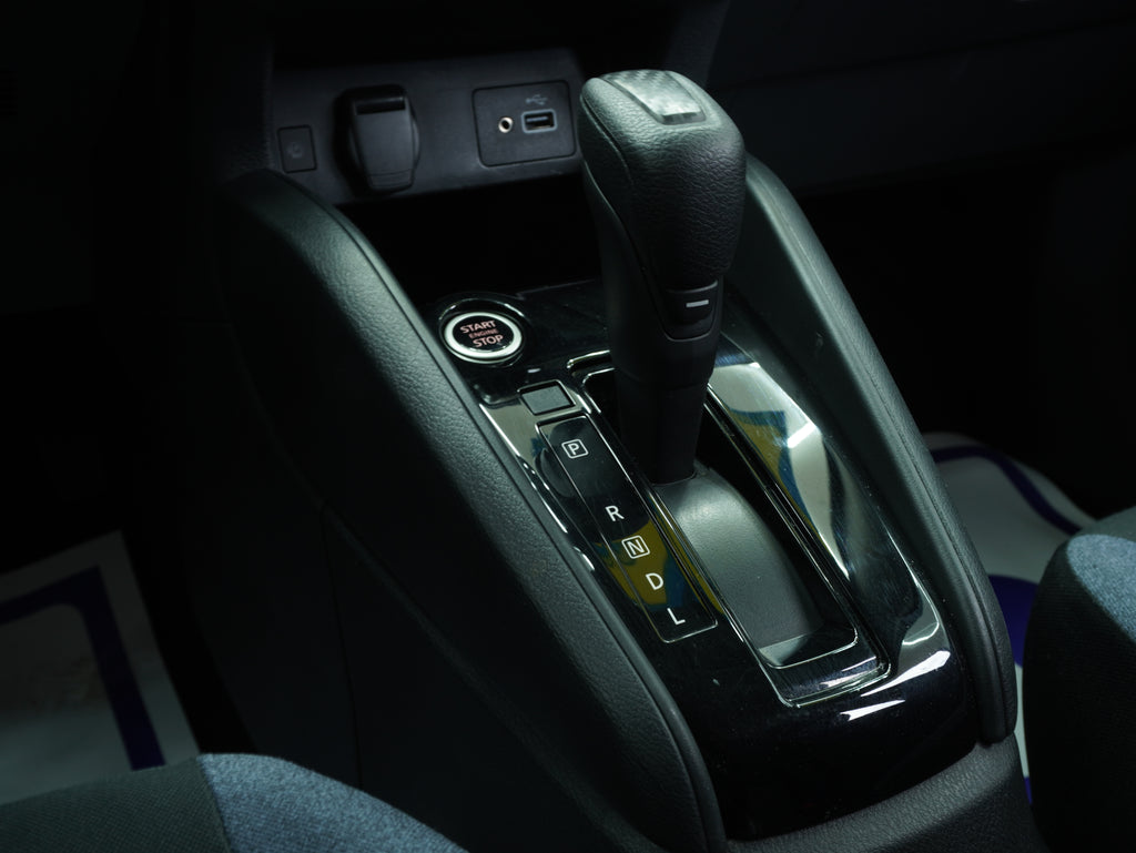 Nissan Versa Advance 2025