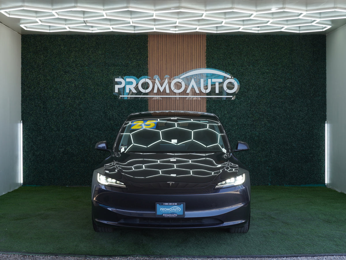 Tesla Model 3 2025