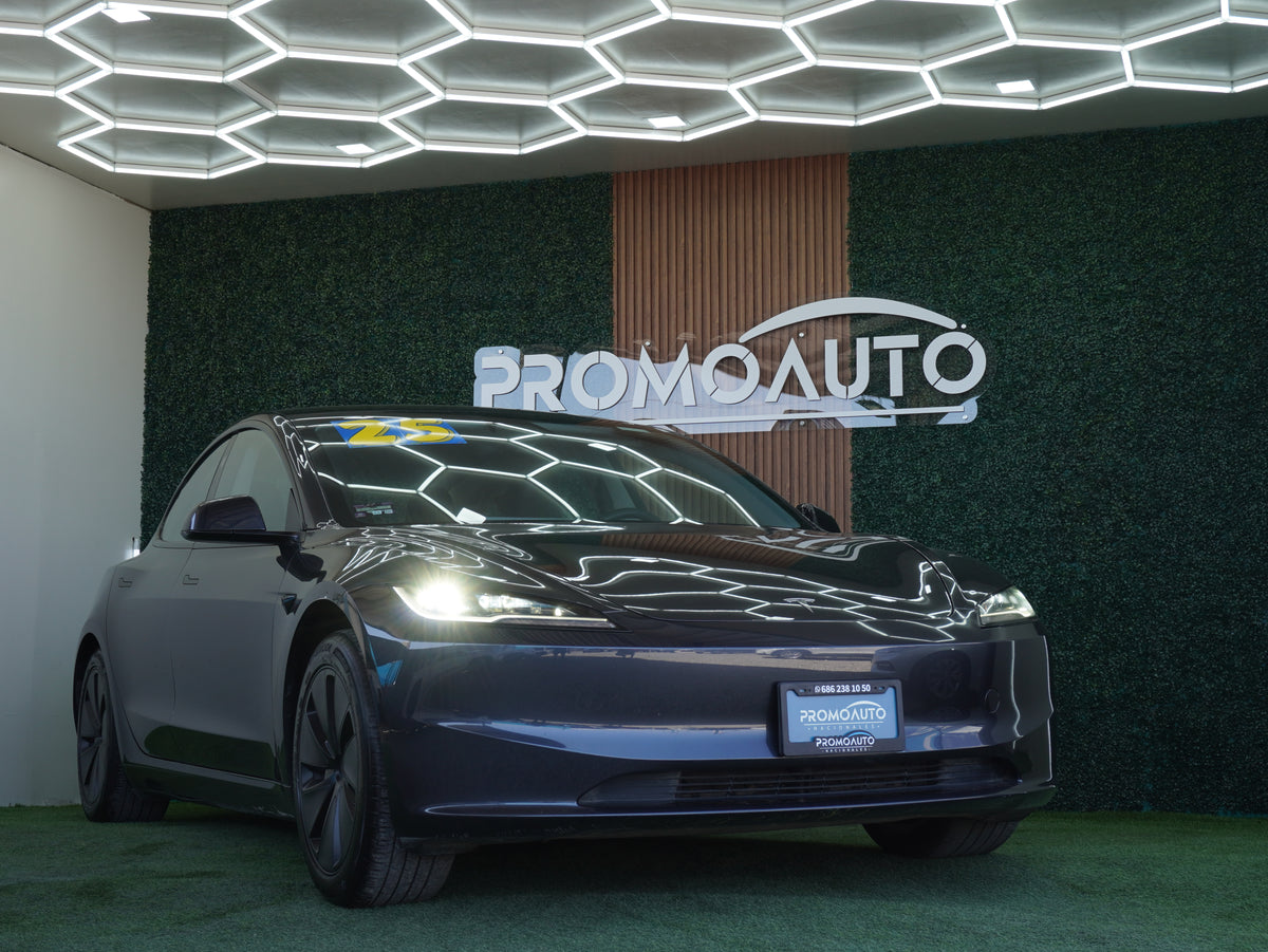 Tesla Model 3 2025