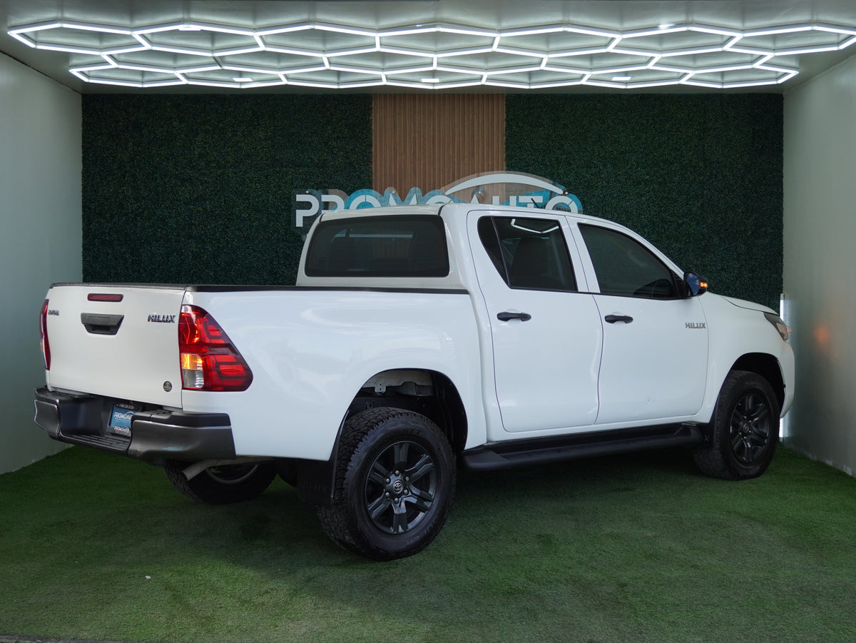 Toyota Hilux Doble Cabina SR 2021